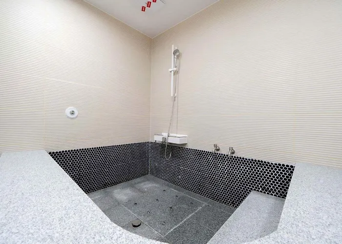 Ytt Hotel 2*